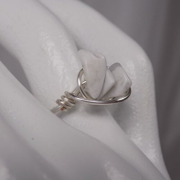 Howlite hand wrapped stone chip ring size 8 - Picture 2 of 6